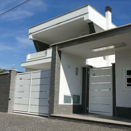 Sosta Rock Apartment Casal Palocco Bagian luar foto