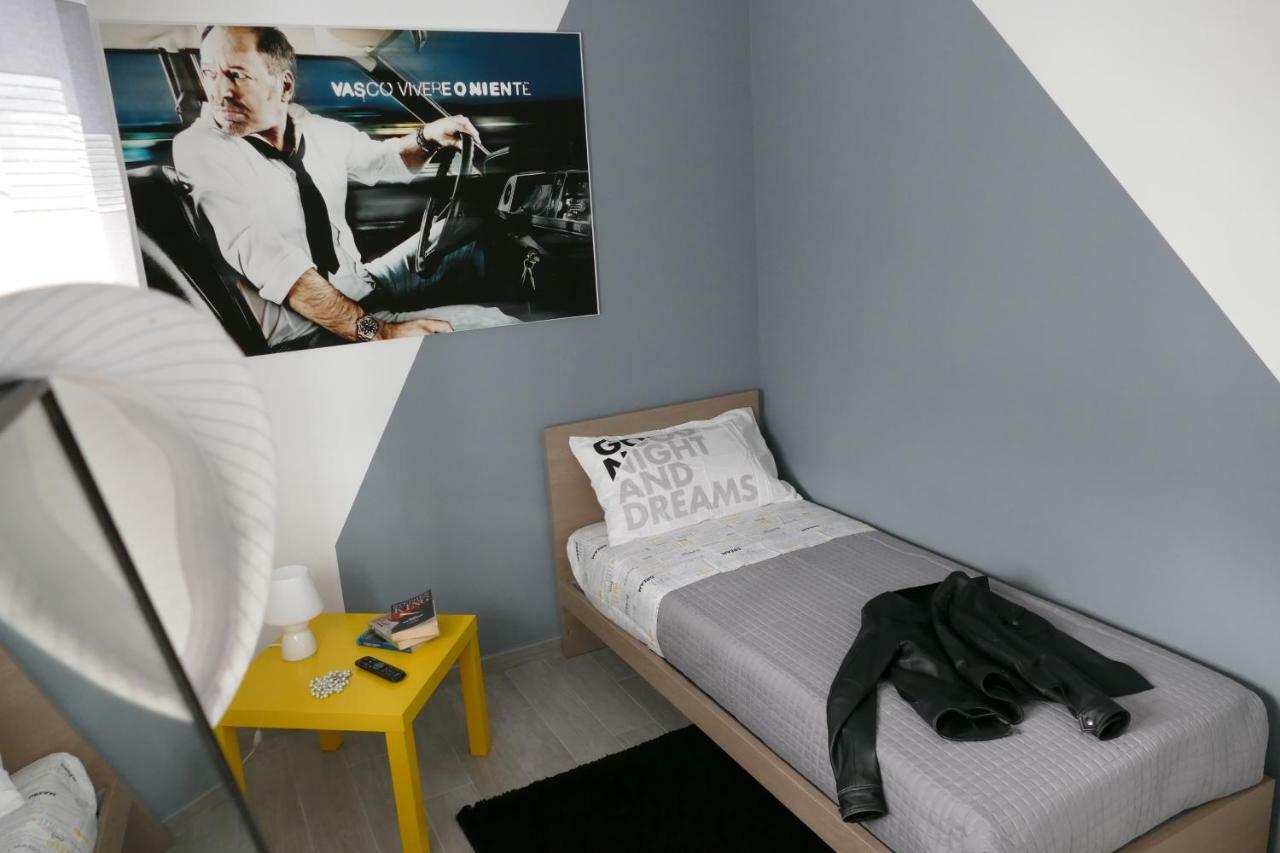 Sosta Rock Apartment Casal Palocco Bagian luar foto