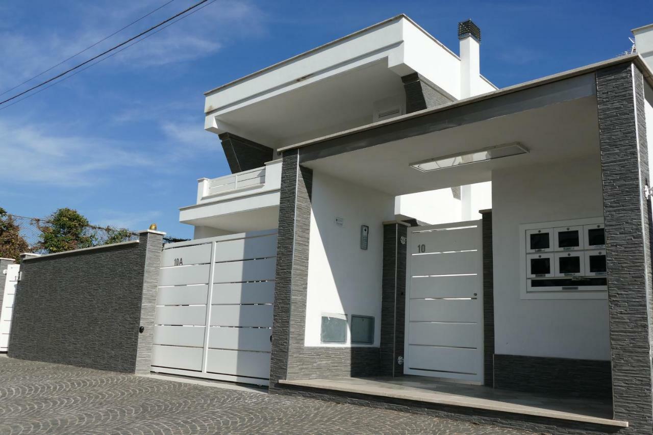 Sosta Rock Apartment Casal Palocco Bagian luar foto