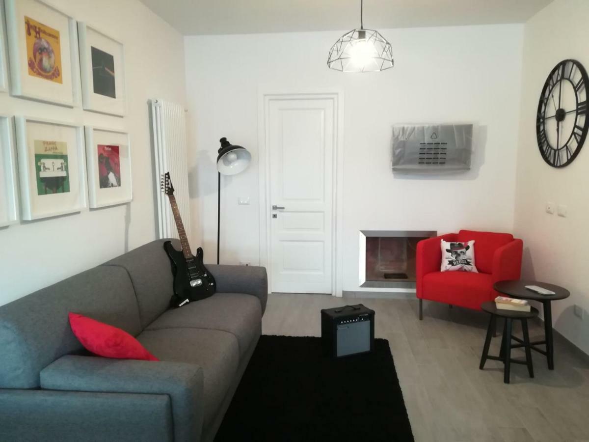 Sosta Rock Apartment Casal Palocco Bagian luar foto